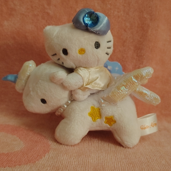 EXCLUSIVE - Hello Kitty Officially Licensed Purse Pal Plushie - Picture 5 of 11